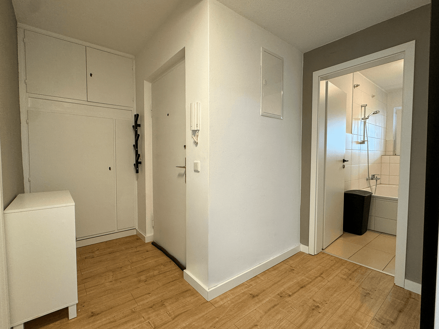 Prenájom bytu 3-izbový 75 m², Leverkusen, Severné Porýnie - Westfálsko Prenájom bytu 3-izbový 75 m², Leverkusen, Severné Porýnie - Westfálsko