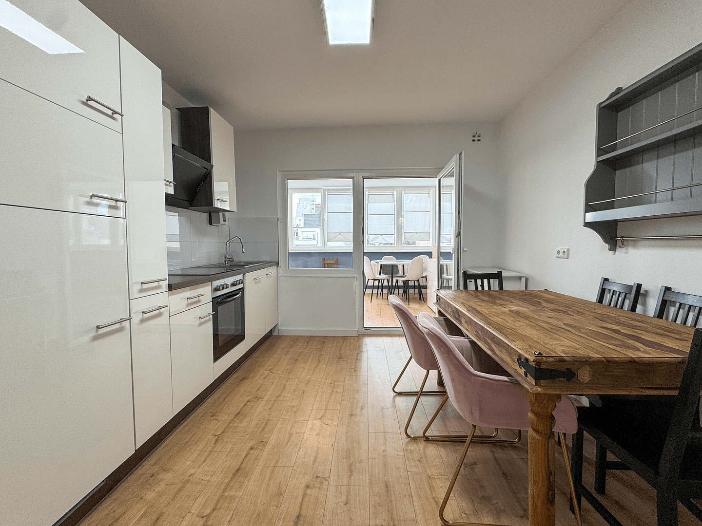 Prenájom bytu 3-izbový 75 m², Leverkusen, Severné Porýnie - Westfálsko Prenájom bytu 3-izbový 75 m², Leverkusen, Severné Porýnie - Westfálsko