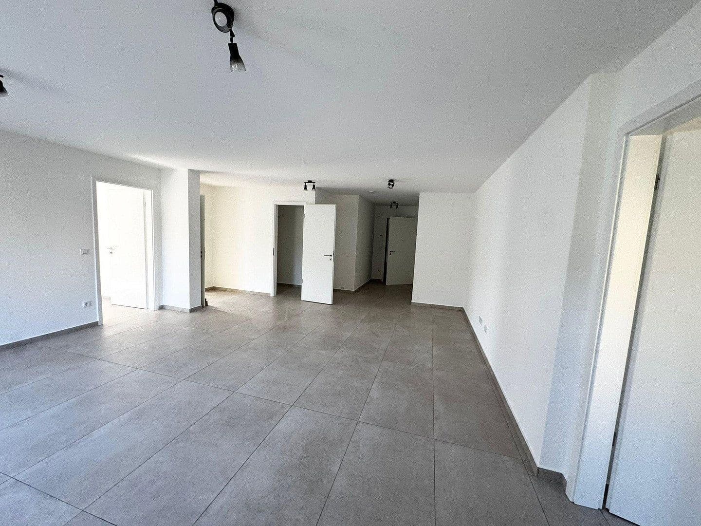 Prenájom bytu 3-izbový 86 m², Kaiserstraße 41c, Waldbröl, Severné Porýnie - Westfálsko Prenájom bytu 3-izbový 86 m², Kaiserstraße 41c, Waldbröl, Severné Porýnie - Westfálsko
