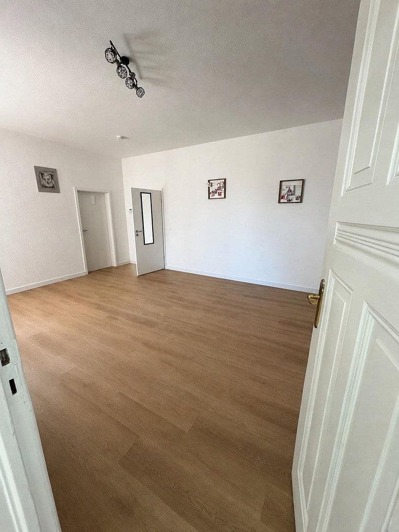 Prenájom bytu 3-izbový 92 m², Fürstenwalde/Spree, Brandenbursko Prenájom bytu 3-izbový 92 m², Fürstenwalde/Spree, Brandenbursko