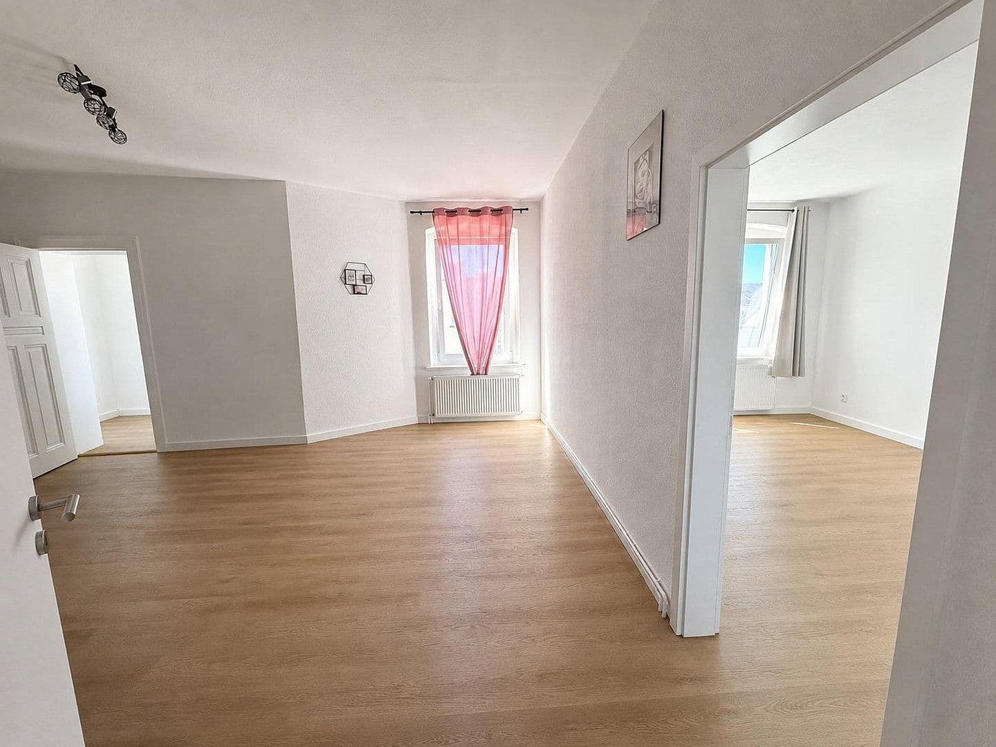 Prenájom bytu 3-izbový 92 m², Fürstenwalde/Spree, Brandenbursko Prenájom bytu 3-izbový 92 m², Fürstenwalde/Spree, Brandenbursko