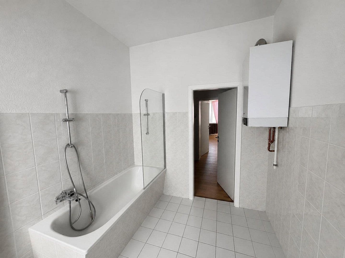 Prenájom bytu 3-izbový 92 m², Fürstenwalde/Spree, Brandenbursko Prenájom bytu 3-izbový 92 m², Fürstenwalde/Spree, Brandenbursko