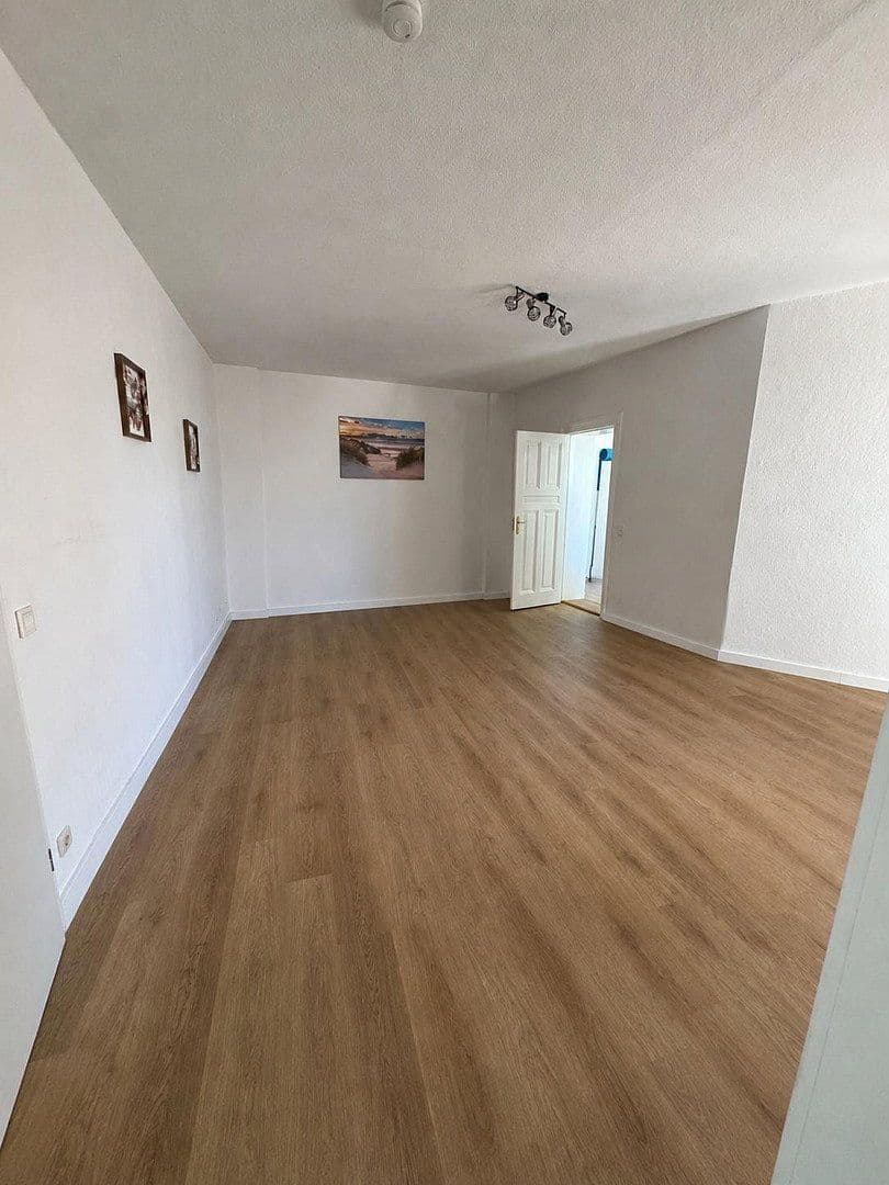 Prenájom bytu 3-izbový 92 m², Fürstenwalde/Spree, Brandenbursko Prenájom bytu 3-izbový 92 m², Fürstenwalde/Spree, Brandenbursko