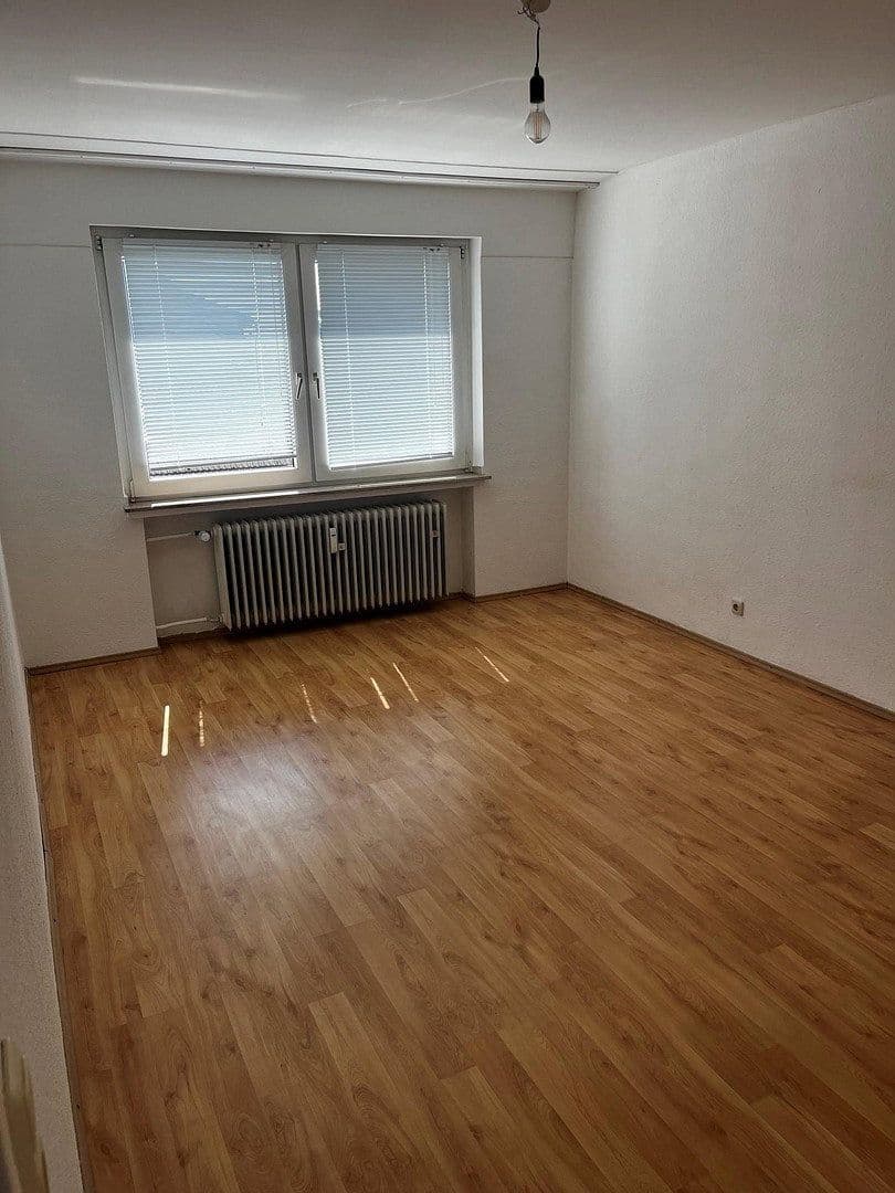 Prenájom bytu 2-izbový 57 m², Berzdorferstr.4, Köln, Severné Porýnie - Westfálsko Prenájom bytu 2-izbový 57 m², Berzdorferstr.4, Köln, Severné Porýnie - Westfálsko