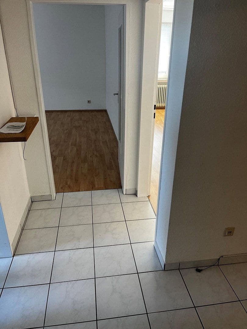 Prenájom bytu 2-izbový 57 m², Berzdorferstr.4, Köln, Severné Porýnie - Westfálsko Prenájom bytu 2-izbový 57 m², Berzdorferstr.4, Köln, Severné Porýnie - Westfálsko