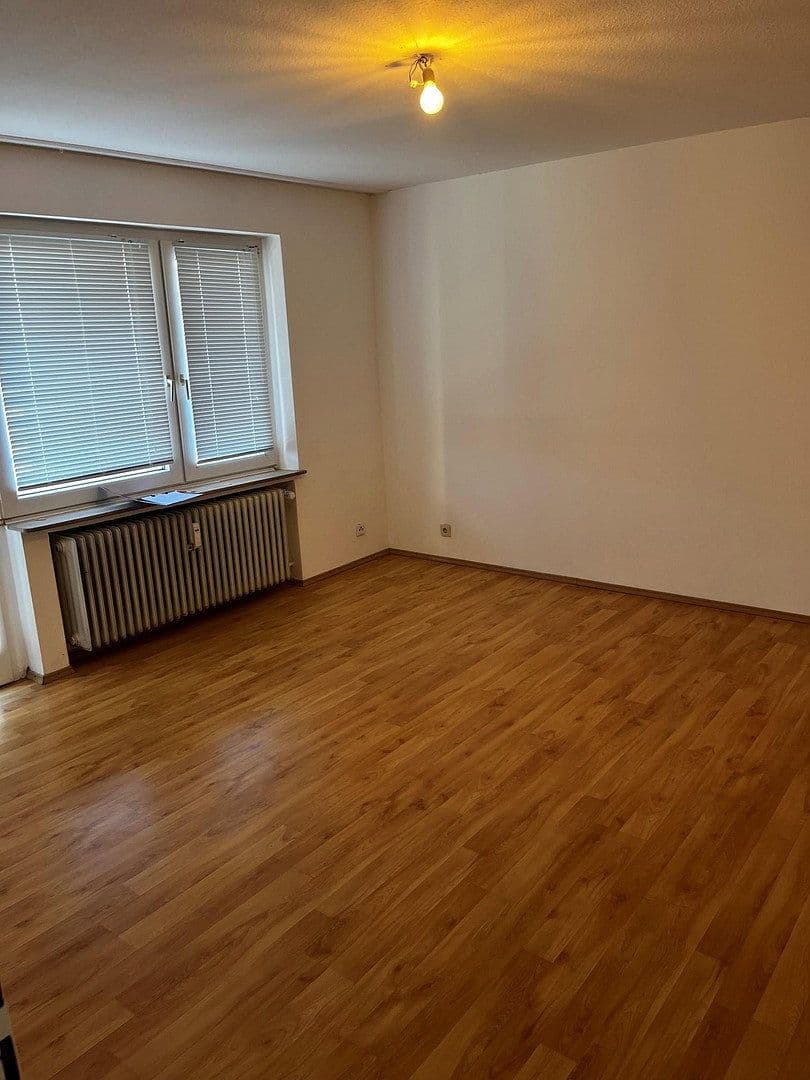 Prenájom bytu 2-izbový 57 m², Berzdorferstr.4, Köln, Severné Porýnie - Westfálsko Prenájom bytu 2-izbový 57 m², Berzdorferstr.4, Köln, Severné Porýnie - Westfálsko