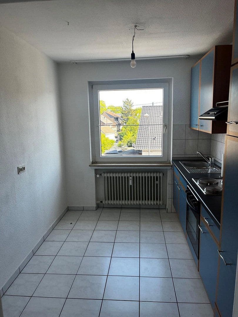 Prenájom bytu 2-izbový 57 m², Berzdorferstr.4, Köln, Severné Porýnie - Westfálsko Prenájom bytu 2-izbový 57 m², Berzdorferstr.4, Köln, Severné Porýnie - Westfálsko