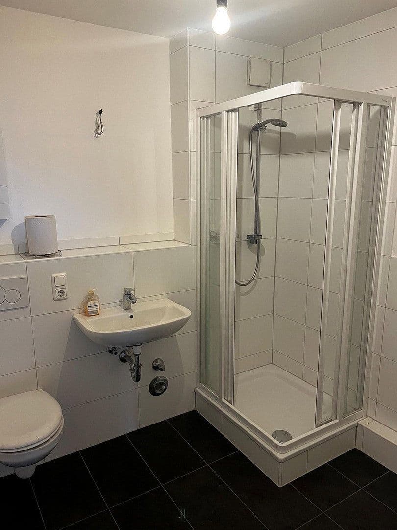 Prenájom bytu 2-izbový 57 m², Berzdorferstr.4, Köln, Severné Porýnie - Westfálsko Prenájom bytu 2-izbový 57 m², Berzdorferstr.4, Köln, Severné Porýnie - Westfálsko