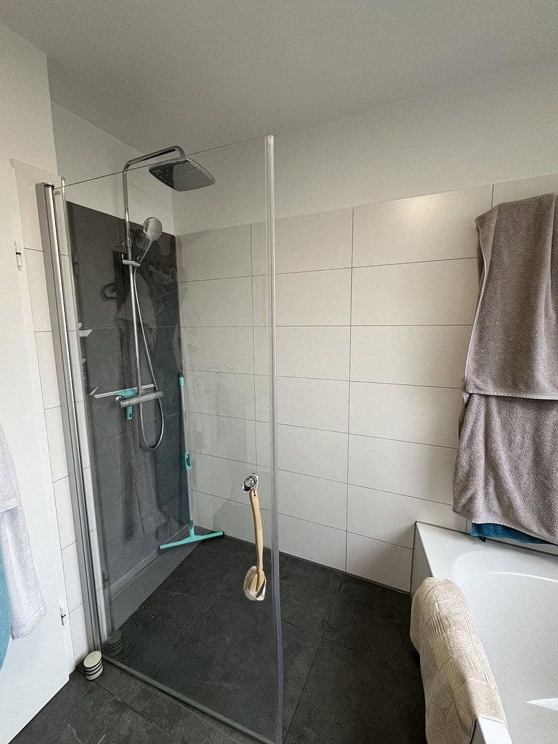 Predaj bytu 4-izbový 96 m², Stuhr, Dolné Sasko Predaj bytu 4-izbový 96 m², Stuhr, Dolné Sasko