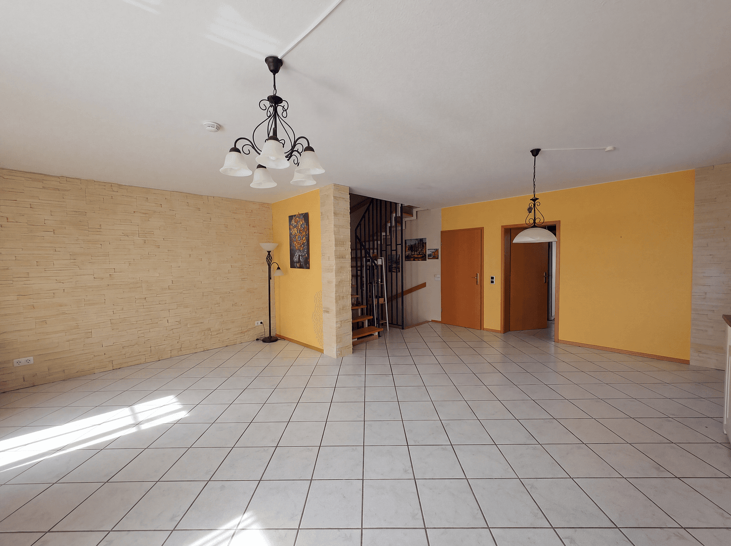 Predaj domu 133 m², pozemok 273 m², Gau-Odernheim, Porýnie-Falcko Predaj domu 133 m², pozemok 273 m², Gau-Odernheim, Porýnie-Falcko