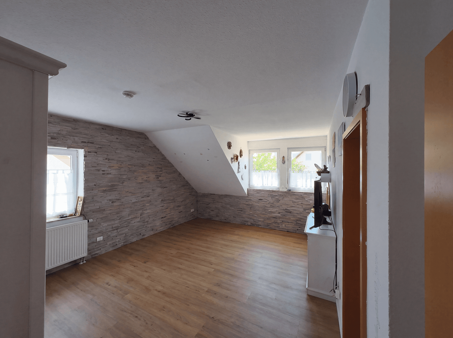 Predaj domu 133 m², pozemok 273 m², Gau-Odernheim, Porýnie-Falcko Predaj domu 133 m², pozemok 273 m², Gau-Odernheim, Porýnie-Falcko