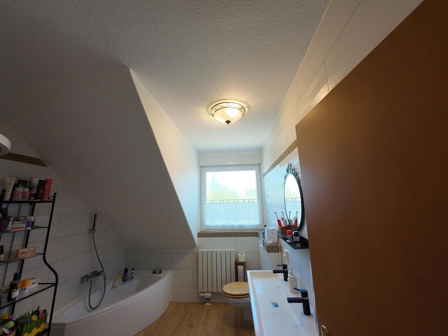 Predaj domu 133 m², pozemok 273 m², Gau-Odernheim, Porýnie-Falcko Predaj domu 133 m², pozemok 273 m², Gau-Odernheim, Porýnie-Falcko