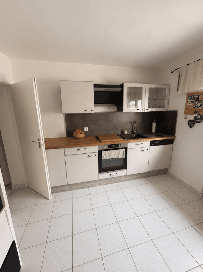 Prenájom bytu 2-izbový 70 m², Altenstädter Weg 5, Limeshain, Hesensko Prenájom bytu 2-izbový 70 m², Altenstädter Weg 5, Limeshain, Hesensko
