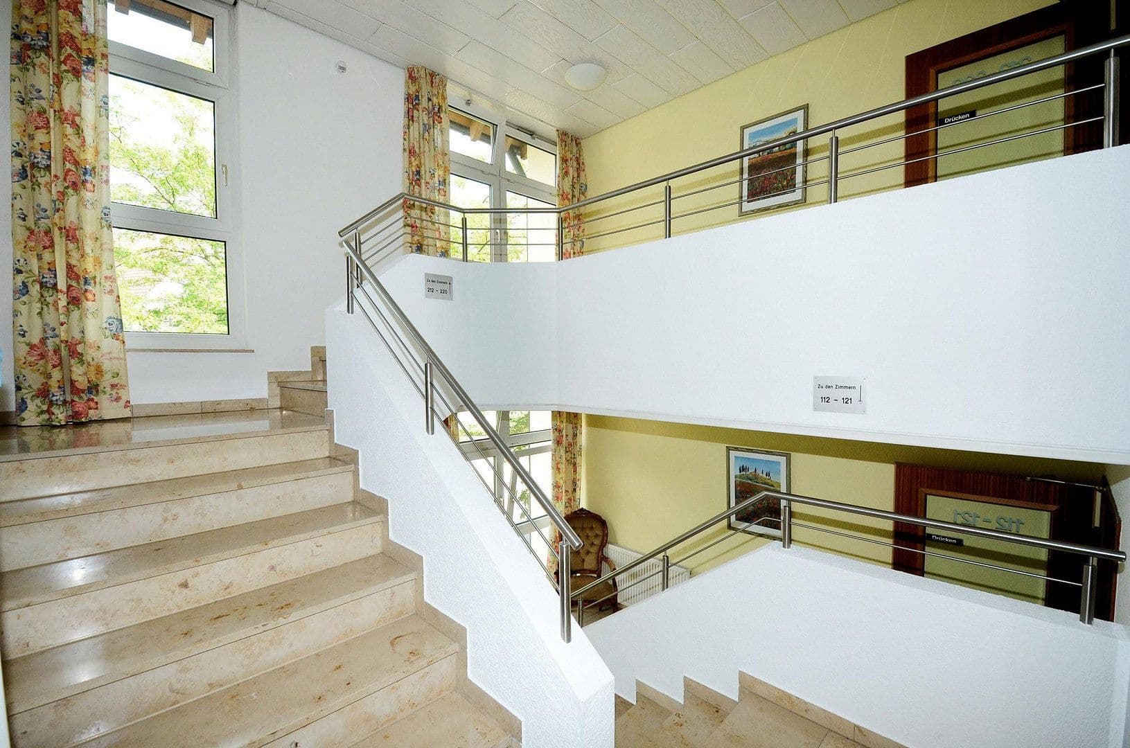 Predaj nebytového priestoru 1.084 m², Kirchstraße 11, Altbach, Bádensko-Wurttembersko Predaj nebytového priestoru 1.084 m², Kirchstraße 11, Altbach, Bádensko-Wurttembersko