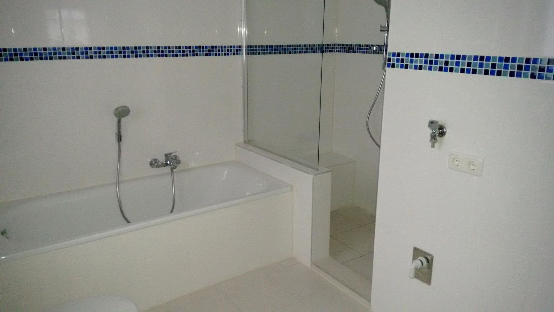 Predaj domu 240 m², pozemok 301 m², Hochheim, Hesensko Predaj domu 240 m², pozemok 301 m², Hochheim, Hesensko