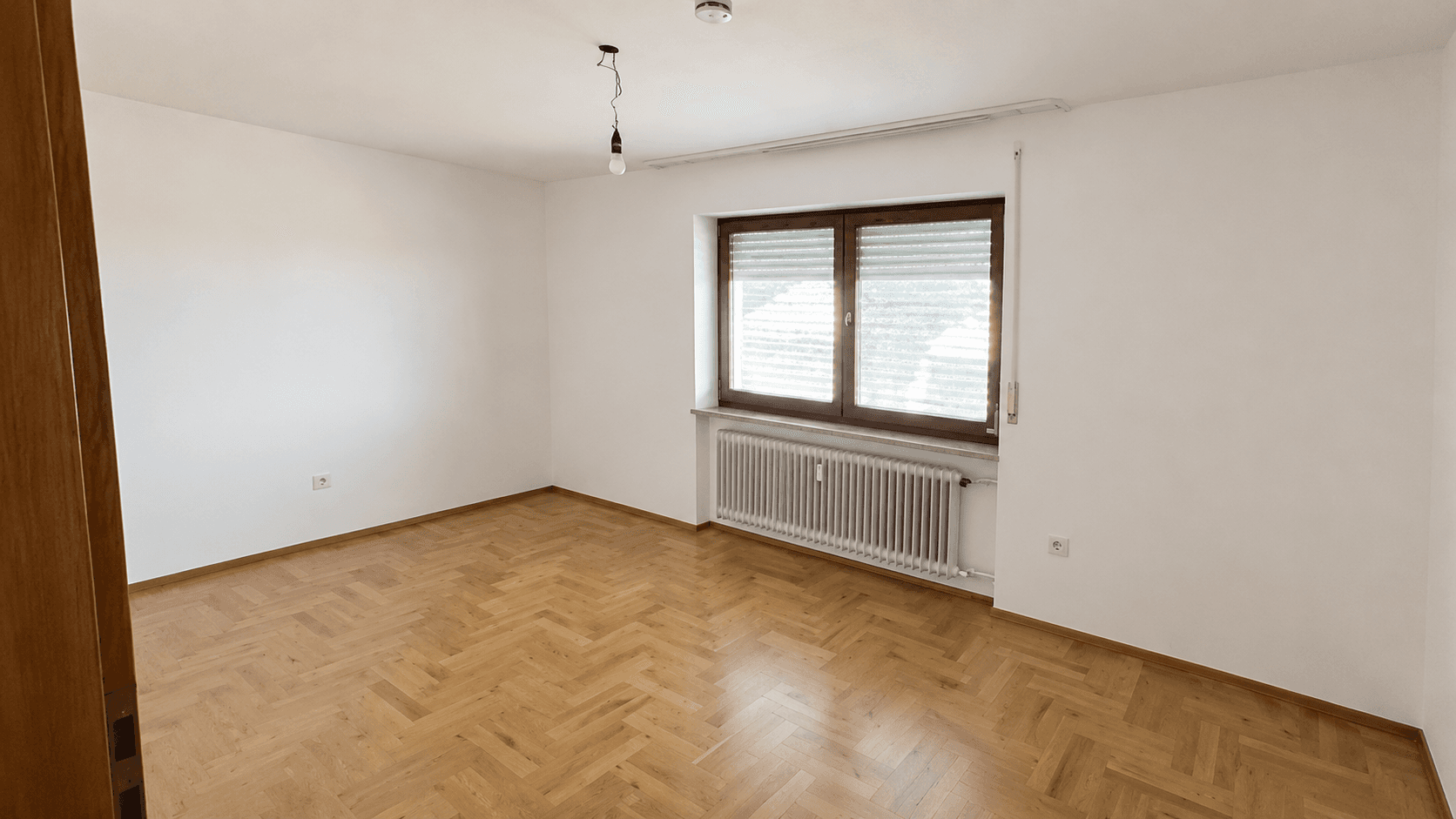 Prenájom bytu 5-izbový 124 m², Illingen, Bádensko-Wurttembersko Prenájom bytu 5-izbový 124 m², Illingen, Bádensko-Wurttembersko