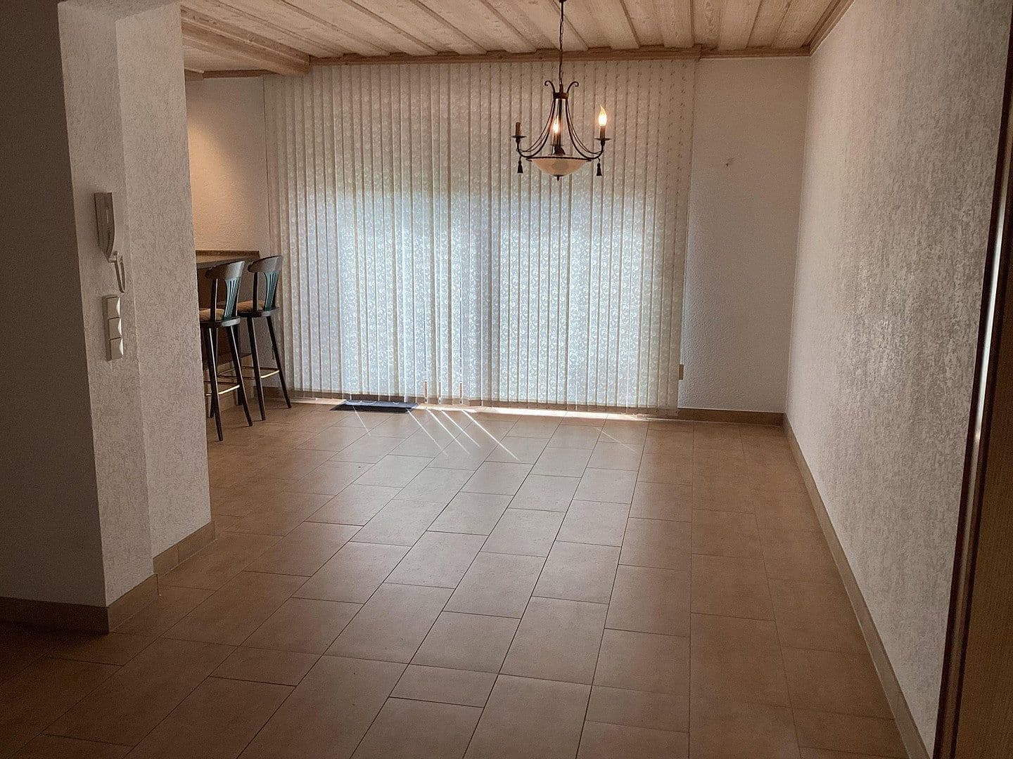 Predaj domu 195 m², pozemok 408 m², Ingelheim am Rhein, Porýnie-Falcko Predaj domu 195 m², pozemok 408 m², Ingelheim am Rhein, Porýnie-Falcko