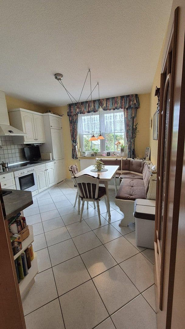 Predaj domu 130 m², pozemok 587 m², Leuna, Sasko-Anhaltsko Predaj domu 130 m², pozemok 587 m², Leuna, Sasko-Anhaltsko