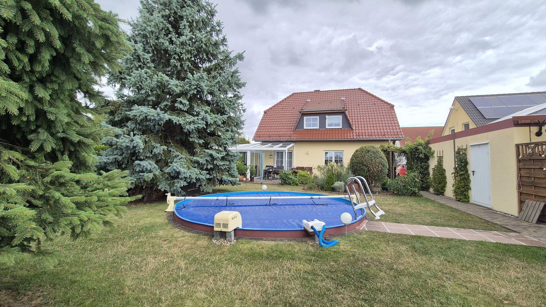Predaj domu 130 m², pozemok 587 m², Leuna, Sasko-Anhaltsko Predaj domu 130 m², pozemok 587 m², Leuna, Sasko-Anhaltsko