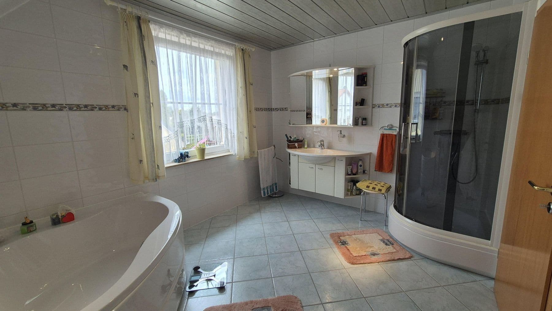 Predaj domu 130 m², pozemok 587 m², Leuna, Sasko-Anhaltsko Predaj domu 130 m², pozemok 587 m², Leuna, Sasko-Anhaltsko