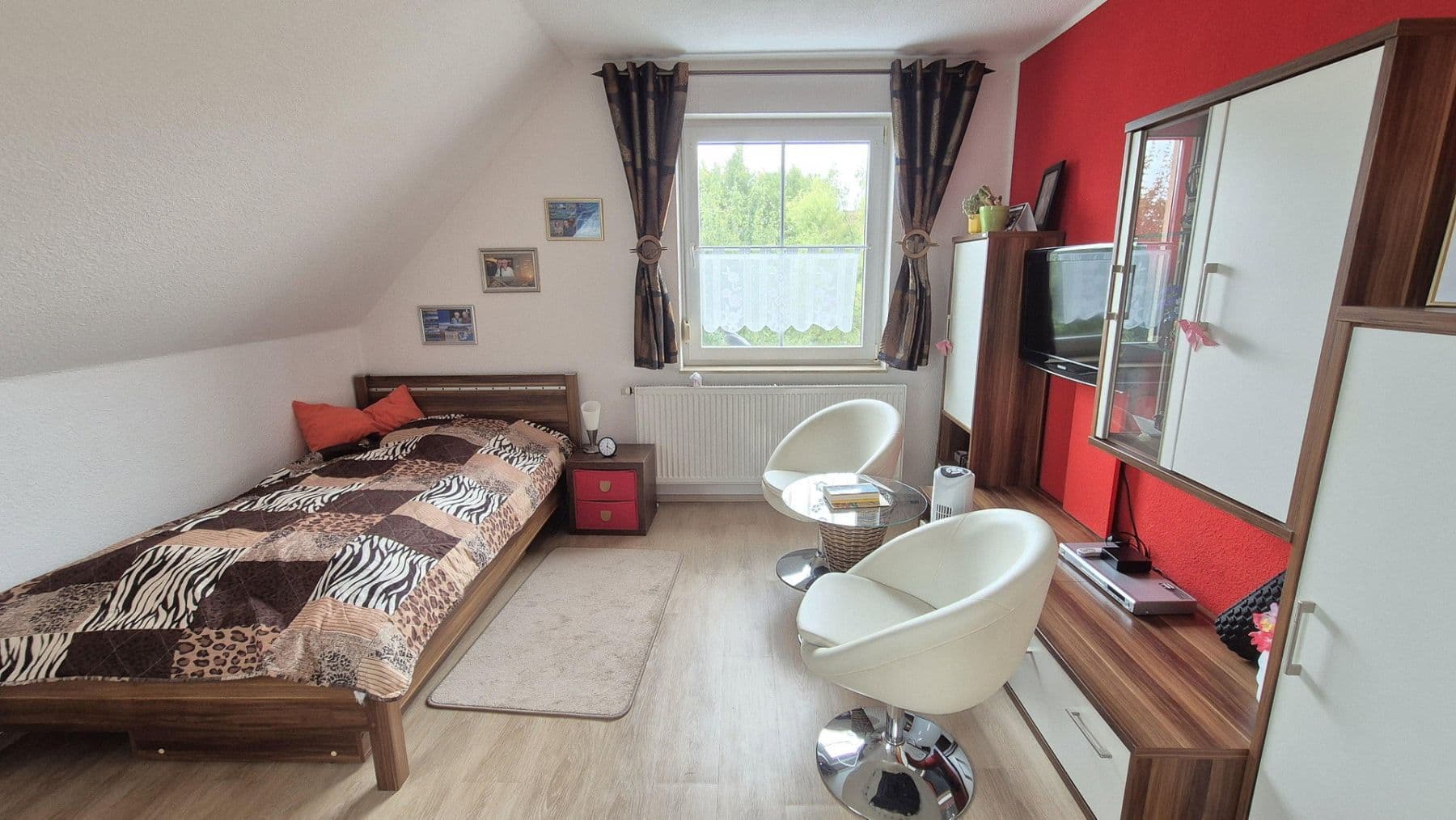 Predaj domu 130 m², pozemok 587 m², Leuna, Sasko-Anhaltsko Predaj domu 130 m², pozemok 587 m², Leuna, Sasko-Anhaltsko