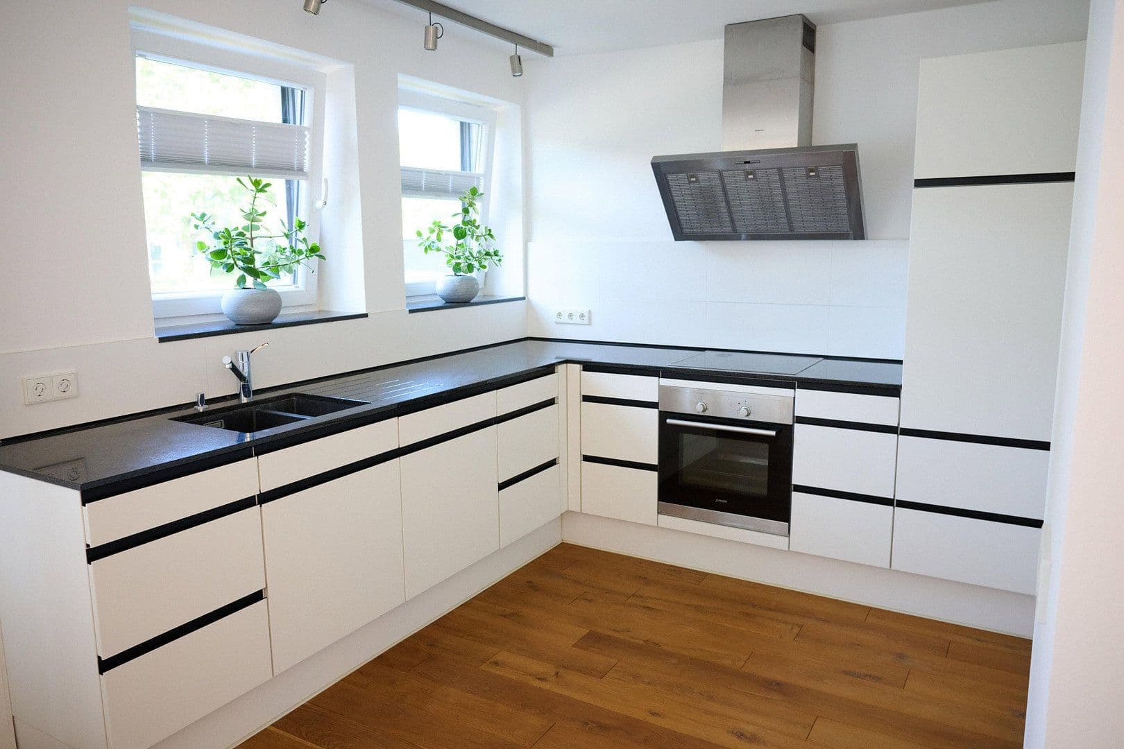 Predaj bytu 3-izbový 76 m², Meineckestr. XX, Düsseldorf-Golzheim, Severné Porýnie - Westfálsko Predaj bytu 3-izbový 76 m², Meineckestr. XX, Düsseldorf-Golzheim, Severné Porýnie - Westfálsko