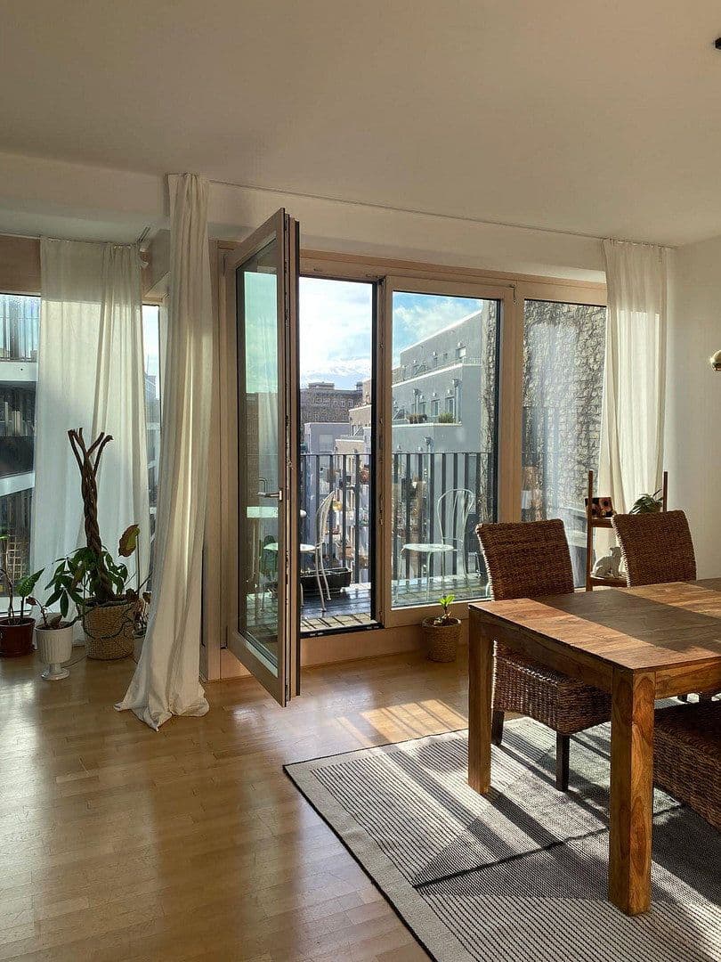Predaj bytu 3-izbový 81 m², Berlin, Berlín Predaj bytu 3-izbový 81 m², Berlin, Berlín