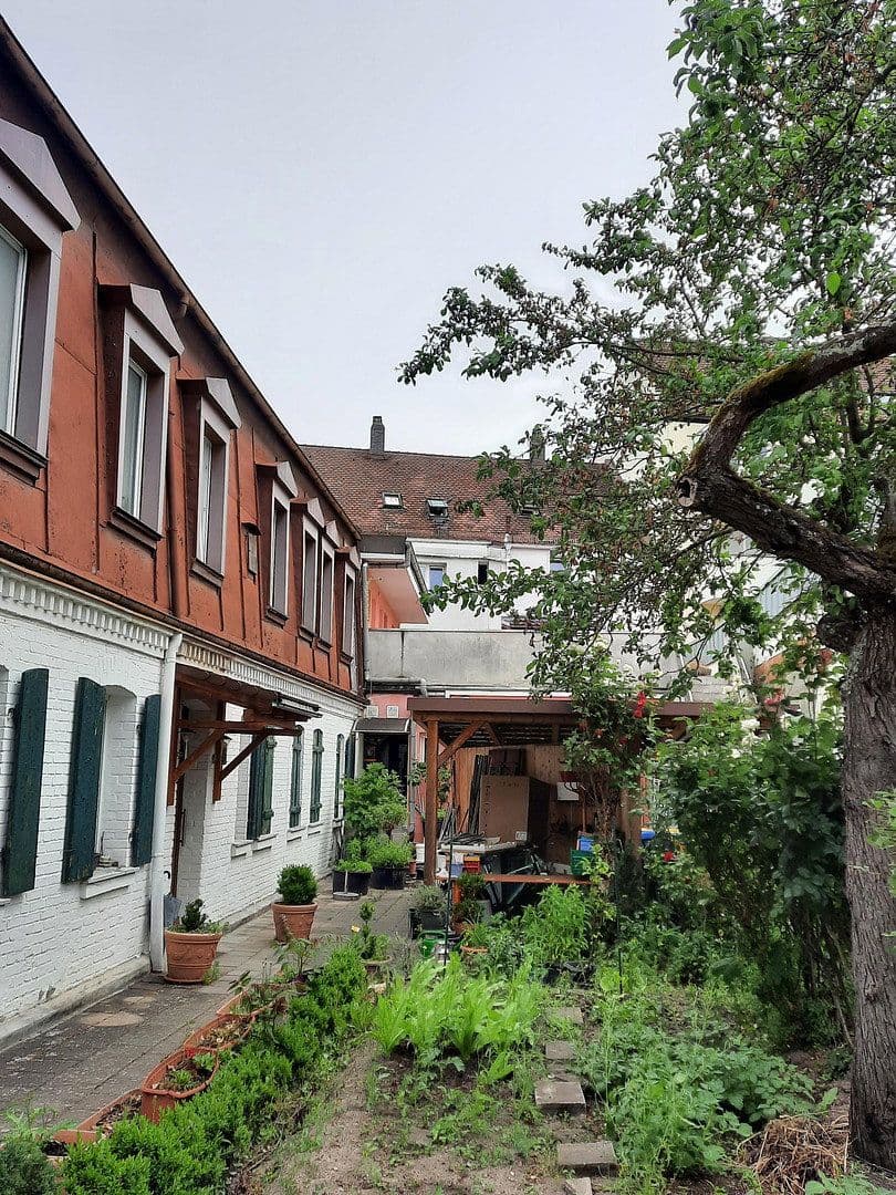 Predaj domu 870 m², pozemok 733 m², Nürnberger Str. 57, Erlangen, Bavorsko Predaj domu 870 m², pozemok 733 m², Nürnberger Str. 57, Erlangen, Bavorsko