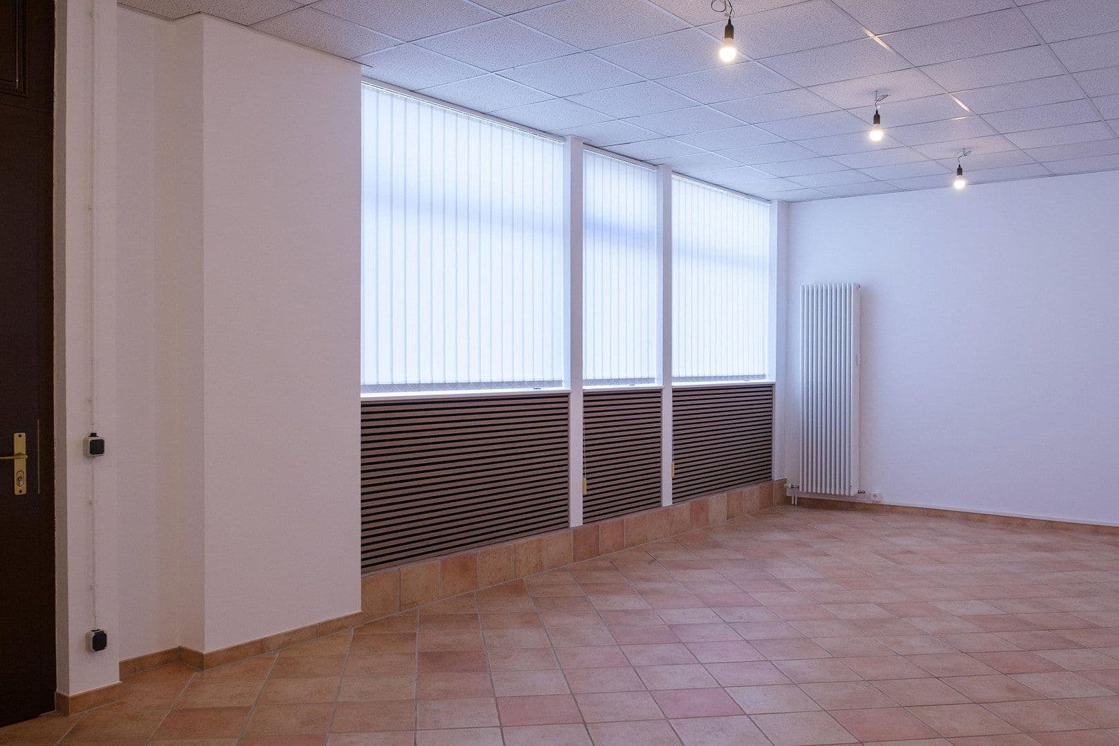 Prenájom bytu 3-izbový 90 m², Mannheim, Bádensko-Wurttembersko Prenájom bytu 3-izbový 90 m², Mannheim, Bádensko-Wurttembersko