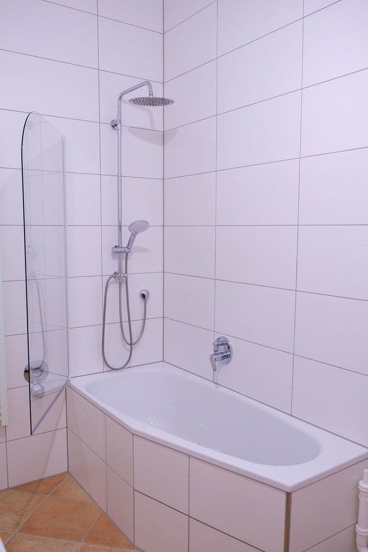 Prenájom bytu 3-izbový 90 m², Mannheim, Bádensko-Wurttembersko Prenájom bytu 3-izbový 90 m², Mannheim, Bádensko-Wurttembersko