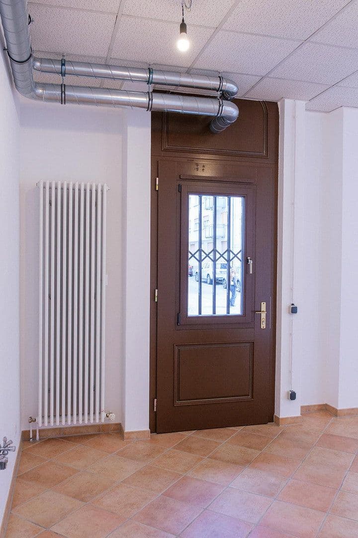 Prenájom bytu 3-izbový 90 m², Mannheim, Bádensko-Wurttembersko Prenájom bytu 3-izbový 90 m², Mannheim, Bádensko-Wurttembersko