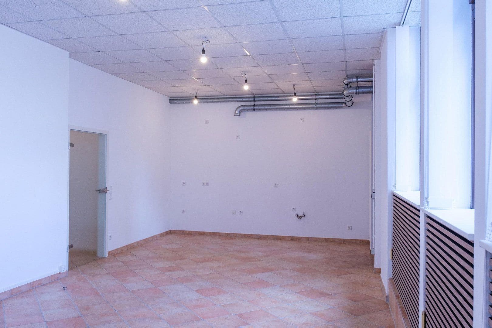 Prenájom bytu 3-izbový 90 m², Mannheim, Bádensko-Wurttembersko Prenájom bytu 3-izbový 90 m², Mannheim, Bádensko-Wurttembersko