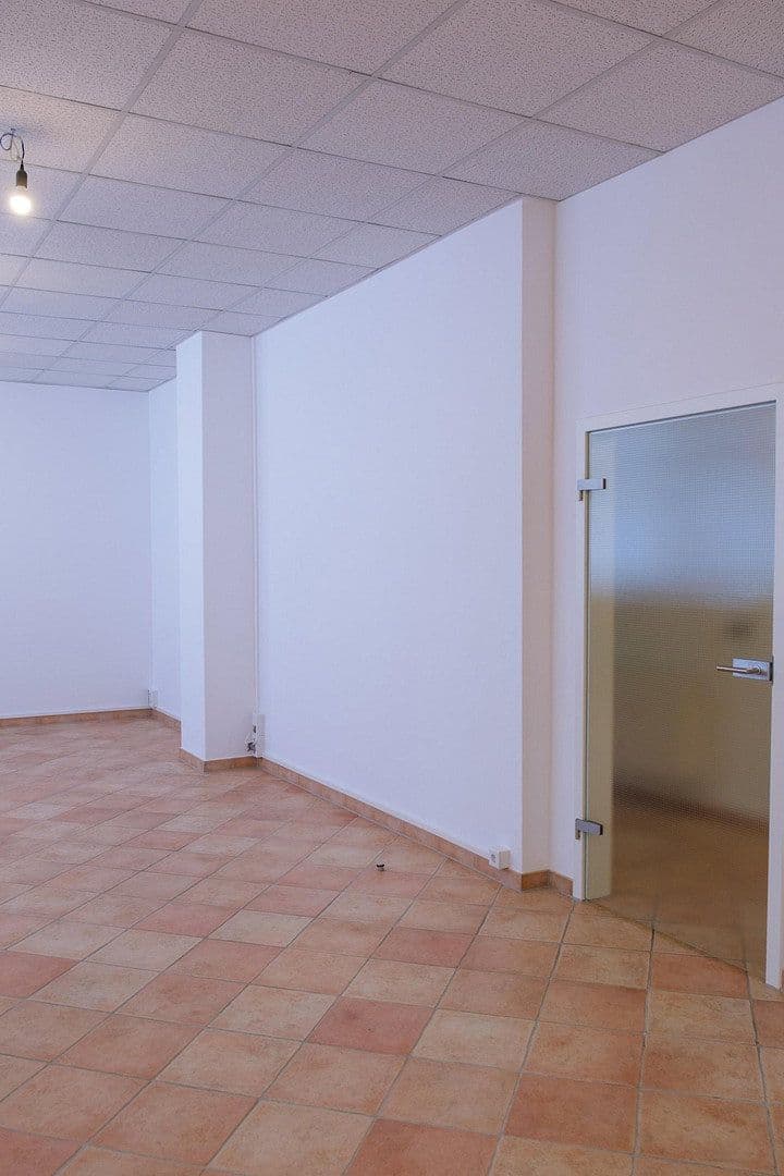 Prenájom bytu 3-izbový 90 m², Mannheim, Bádensko-Wurttembersko Prenájom bytu 3-izbový 90 m², Mannheim, Bádensko-Wurttembersko
