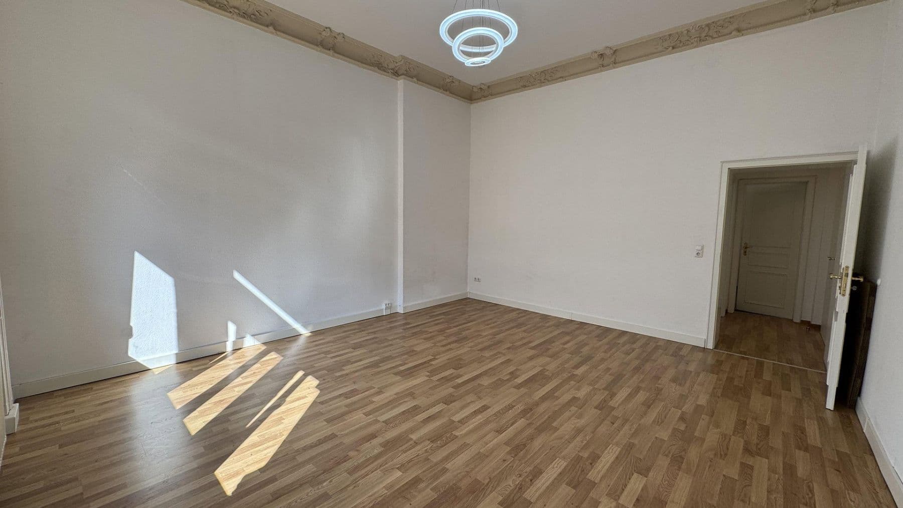 Prenájom bytu 1-izbový 48 m², Friedrichstrasse 47, Wiesbaden-Innenstadt, Hesensko Prenájom bytu 1-izbový 48 m², Friedrichstrasse 47, Wiesbaden-Innenstadt, Hesensko