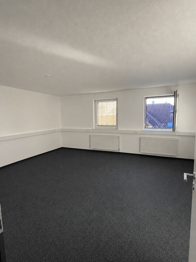 Prenájom bytu 4-izbový 130 m², August-Ruf-Straße 4, Singen (Hohentwiel), Bádensko-Wurttembersko Prenájom bytu 4-izbový 130 m², August-Ruf-Straße 4, Singen (Hohentwiel), Bádensko-Wurttembersko