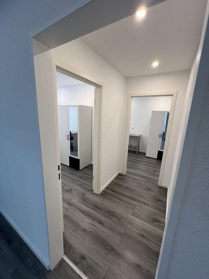 Prenájom bytu 4-izbový 85 m², Mannheim, Bádensko-Wurttembersko Prenájom bytu 4-izbový 85 m², Mannheim, Bádensko-Wurttembersko