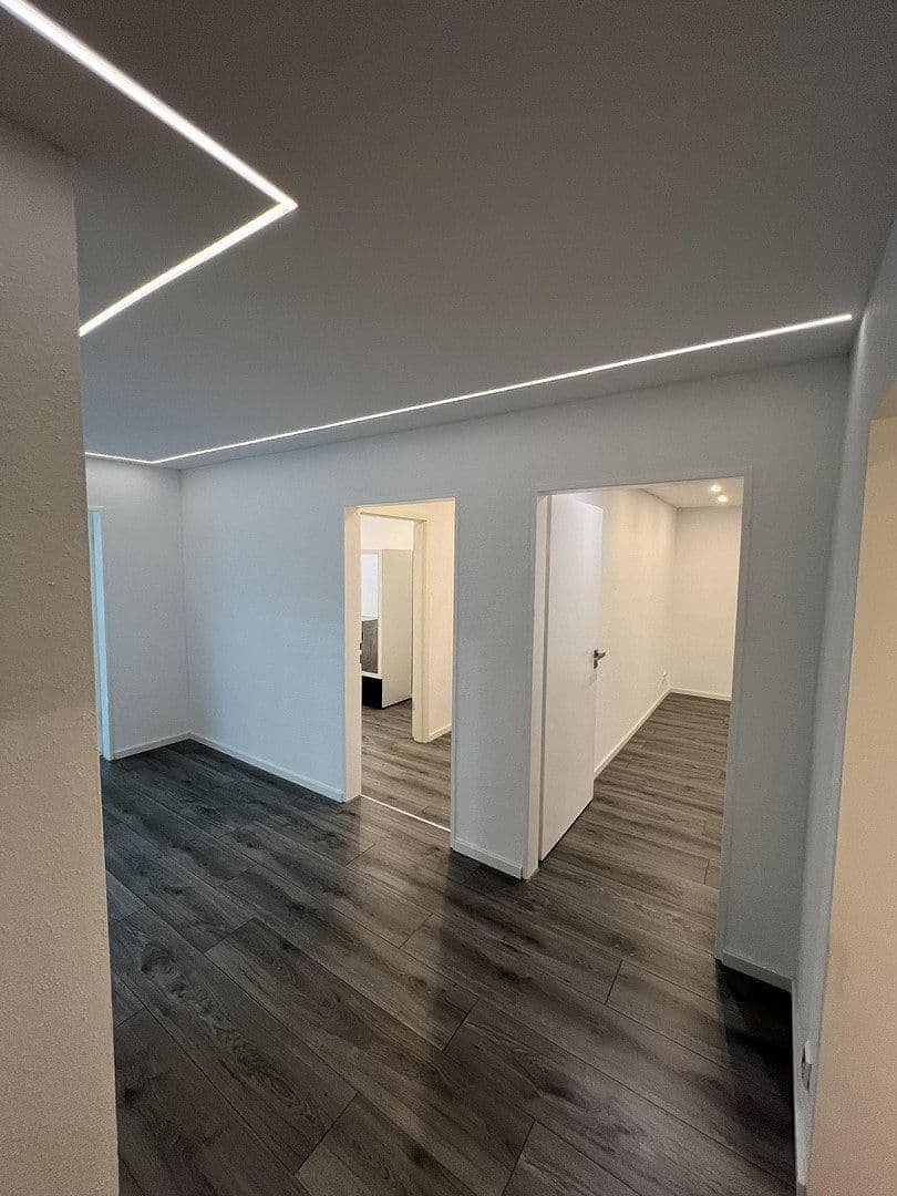 Prenájom bytu 4-izbový 85 m², Mannheim, Bádensko-Wurttembersko Prenájom bytu 4-izbový 85 m², Mannheim, Bádensko-Wurttembersko