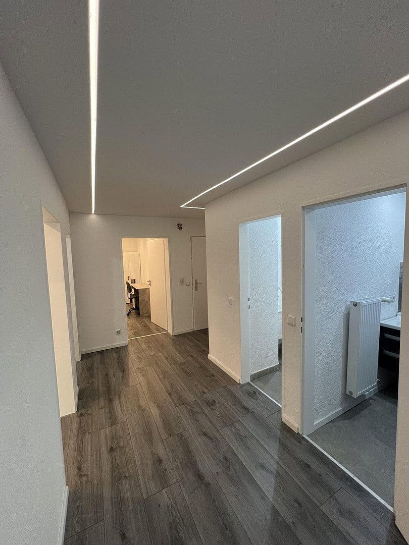Prenájom bytu 4-izbový 85 m², Mannheim, Bádensko-Wurttembersko Prenájom bytu 4-izbový 85 m², Mannheim, Bádensko-Wurttembersko