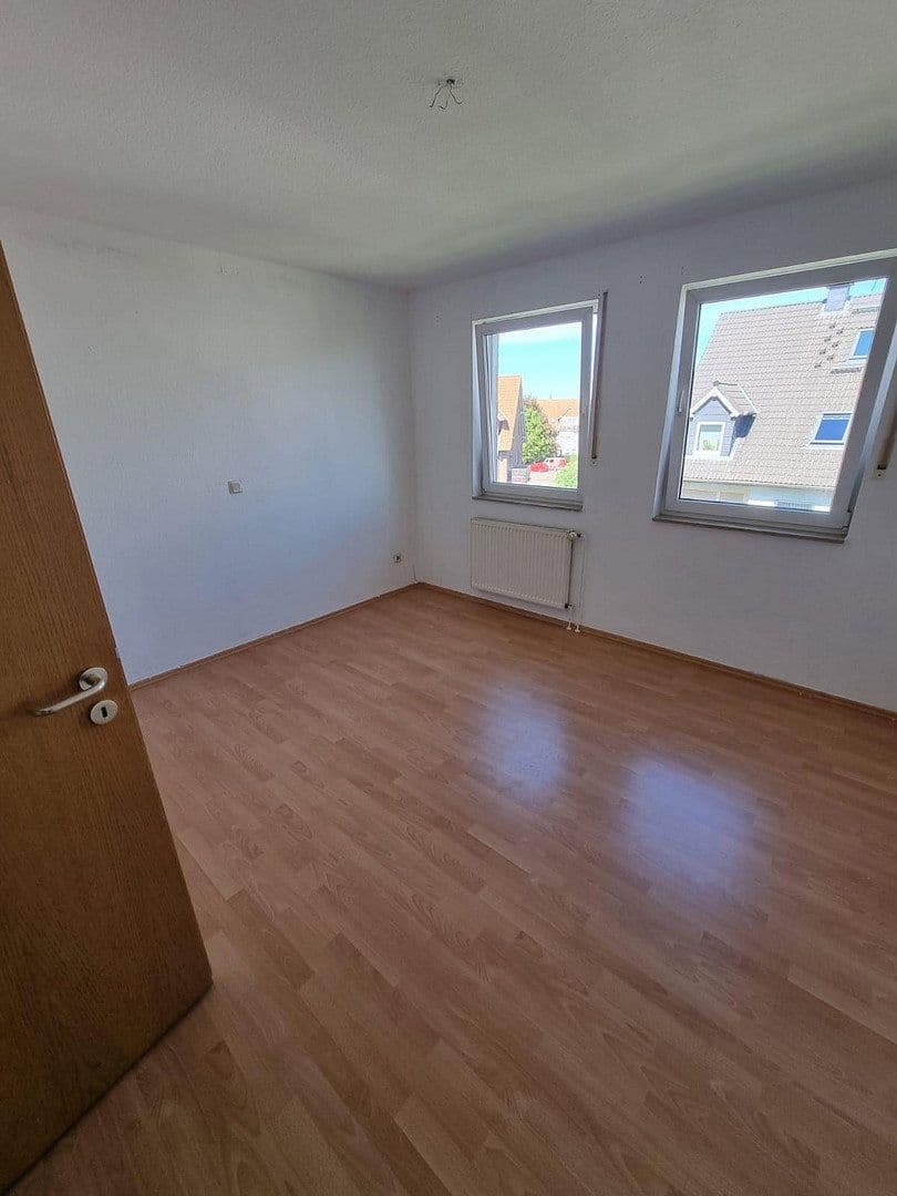 Prenájom bytu 3-izbový 98 m², Schwalbenweg, Bördeland, Sasko-Anhaltsko Prenájom bytu 3-izbový 98 m², Schwalbenweg, Bördeland, Sasko-Anhaltsko