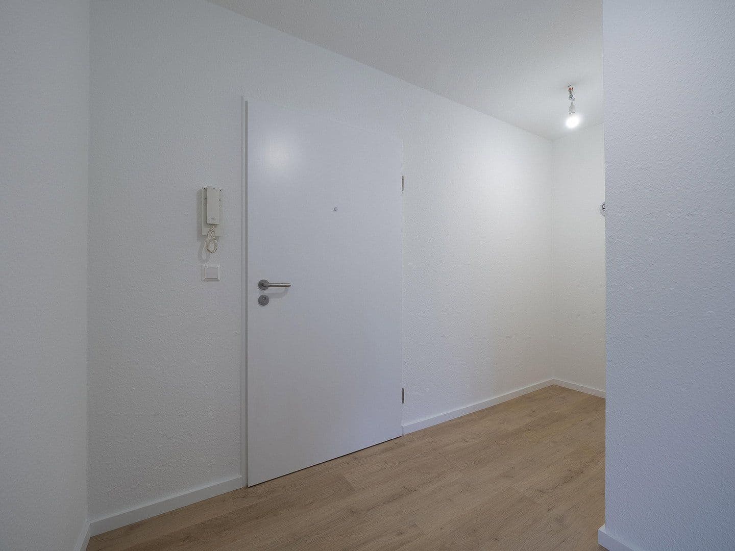 Prenájom bytu 1-izbový 45 m², Waldkirch, Bádensko-Wurttembersko Prenájom bytu 1-izbový 45 m², Waldkirch, Bádensko-Wurttembersko