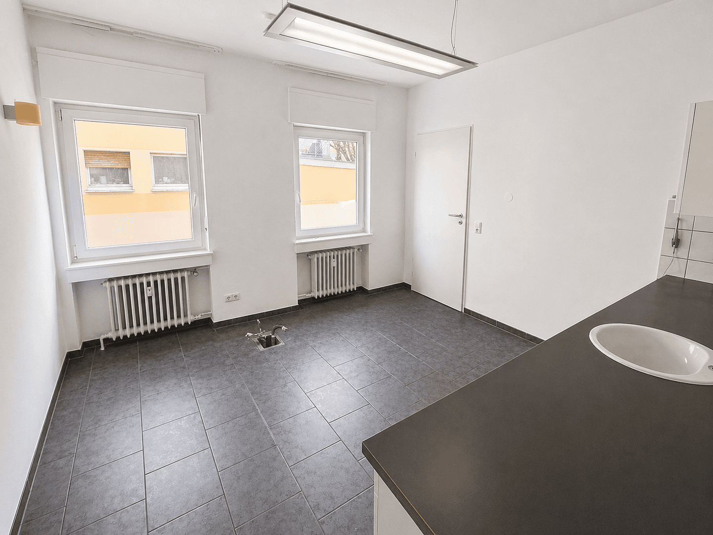 Prenájom kancelárie 134 m², Bonn, Severné Porýnie - Westfálsko Prenájom kancelárie 134 m², Bonn, Severné Porýnie - Westfálsko