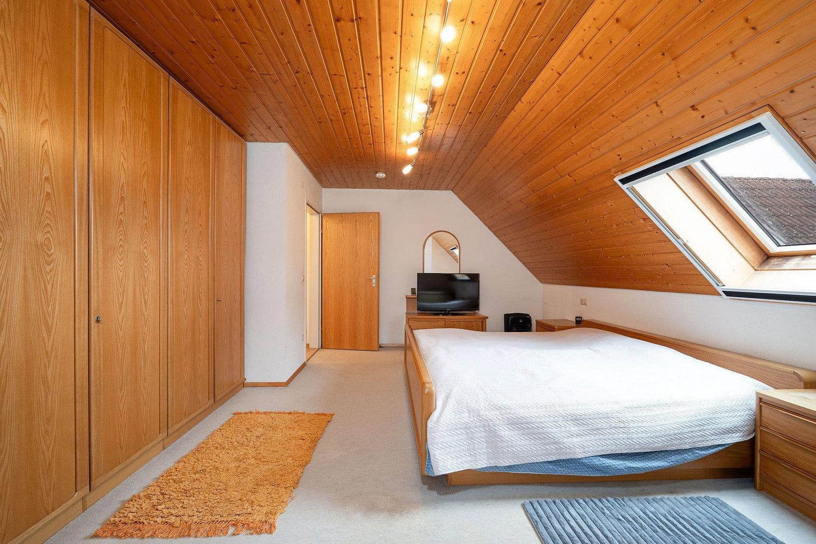 Prenájom bytu 5-izbový 120 m², Mezgerwaidring 54, Radolfzell am Bodensee, Bádensko-Wurttembersko Prenájom bytu 5-izbový 120 m², Mezgerwaidring 54, Radolfzell am Bodensee, Bádensko-Wurttembersko