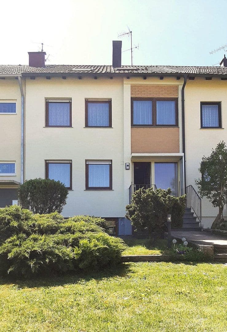 Predaj domu 162 m², pozemok 254 m², Hornbergstraße 38, Ditzingen, Bádensko-Wurttembersko Predaj domu 162 m², pozemok 254 m², Hornbergstraße 38, Ditzingen, Bádensko-Wurttembersko