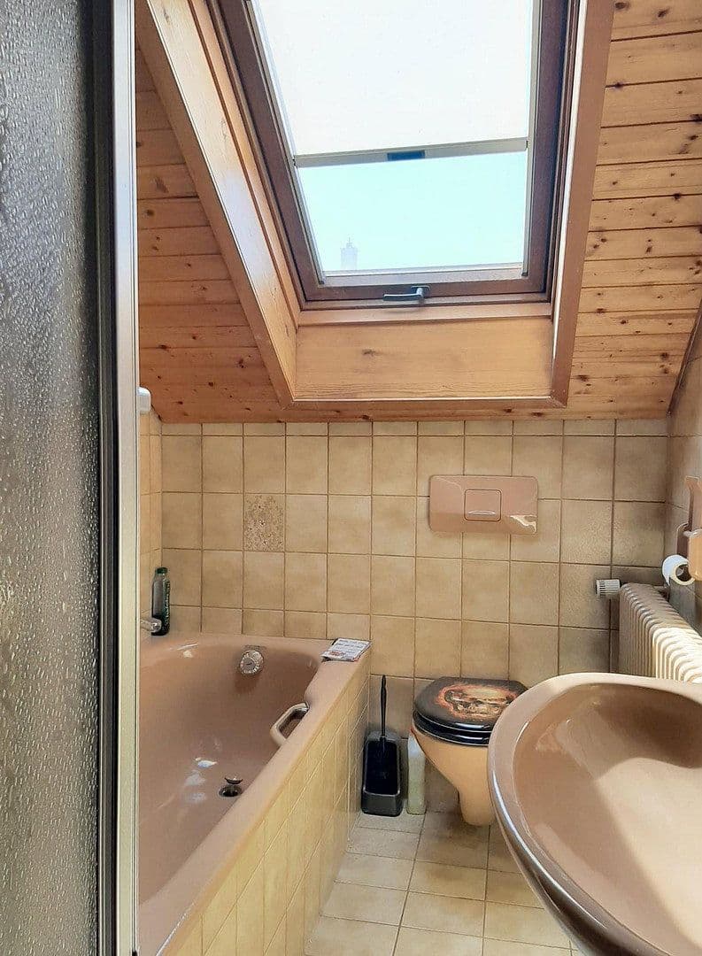 Predaj domu 162 m², pozemok 254 m², Hornbergstraße 38, Ditzingen, Bádensko-Wurttembersko Predaj domu 162 m², pozemok 254 m², Hornbergstraße 38, Ditzingen, Bádensko-Wurttembersko