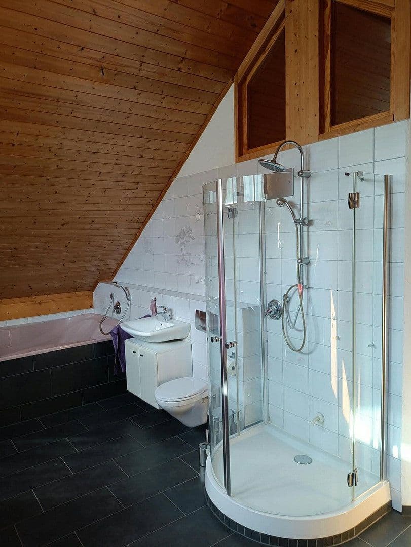 Predaj domu 145 m², pozemok 657 m², Winnenden, Bádensko-Wurttembersko Predaj domu 145 m², pozemok 657 m², Winnenden, Bádensko-Wurttembersko