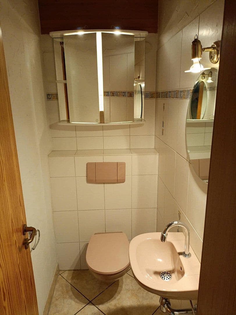 Predaj domu 145 m², pozemok 657 m², Winnenden, Bádensko-Wurttembersko Predaj domu 145 m², pozemok 657 m², Winnenden, Bádensko-Wurttembersko