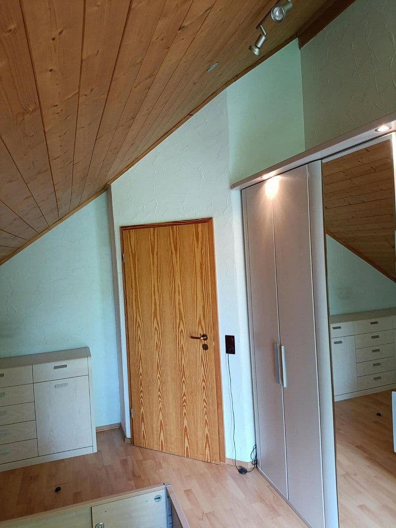 Predaj domu 145 m², pozemok 657 m², Winnenden, Bádensko-Wurttembersko Predaj domu 145 m², pozemok 657 m², Winnenden, Bádensko-Wurttembersko