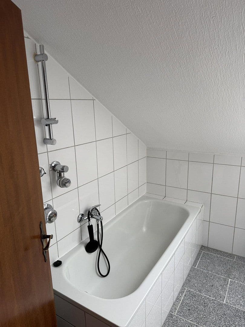 Prenájom bytu 2-izbový 53 m², Rheingoldstraße 76, Duisburg, Severné Porýnie - Westfálsko Prenájom bytu 2-izbový 53 m², Rheingoldstraße 76, Duisburg, Severné Porýnie - Westfálsko