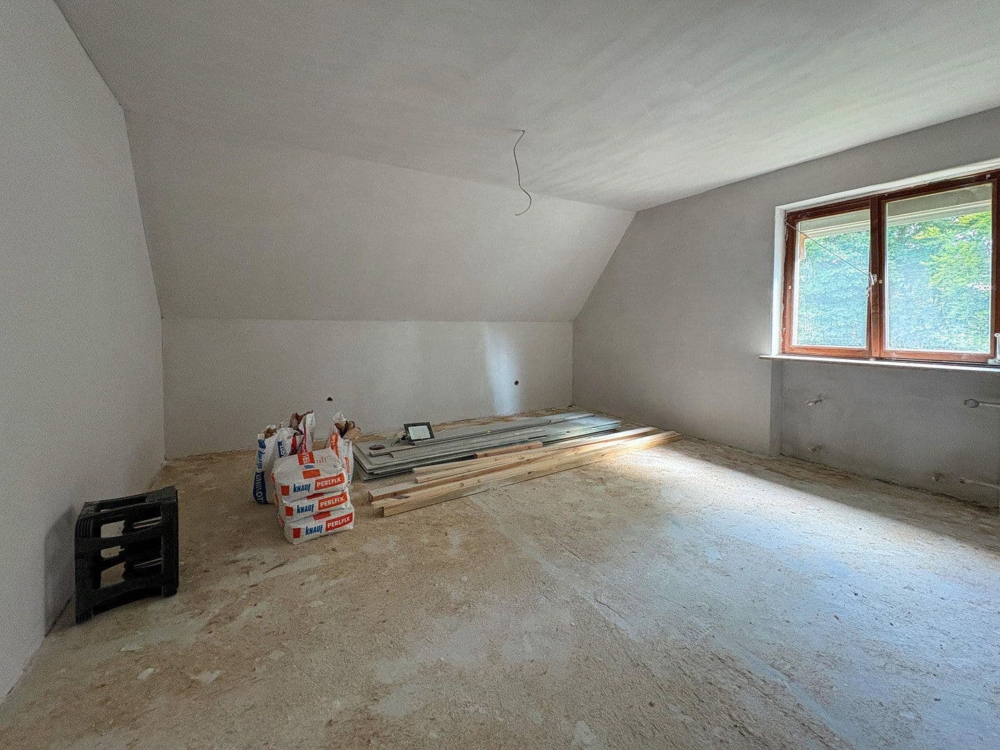 Predaj domu 166 m², pozemok 1.043 m², Hamm (Sieg), Porýnie-Falcko Predaj domu 166 m², pozemok 1.043 m², Hamm (Sieg), Porýnie-Falcko