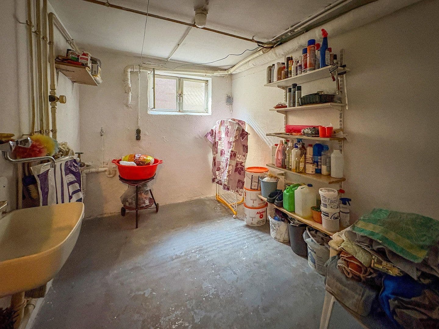 Predaj domu 166 m², pozemok 1.043 m², Hamm (Sieg), Porýnie-Falcko Predaj domu 166 m², pozemok 1.043 m², Hamm (Sieg), Porýnie-Falcko